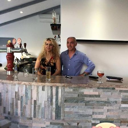 Hotel Restaurant Le Mistral Peipin Eksteriør bilde